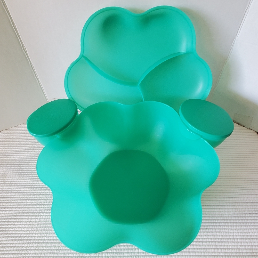 Tupperware Chip N Dip Serving Bowl Set Aqua Teal Green Bowl Tray Bowl 1.5 Gallon